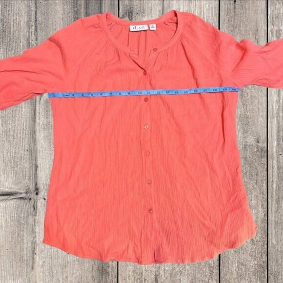D&Co Tunic Top Peach Pink Long Sleeve Button Up Crinkle Texture Shirt size XS - Picture 7 of 9